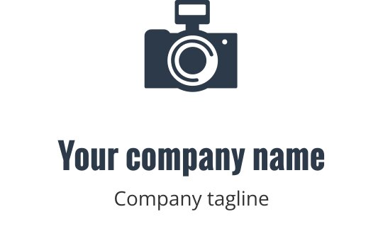 Logo moderno verde con un elemento foglia stilizzato